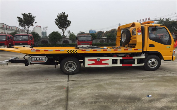 仙游县24小时救援拖车电话号码，仙游县道路救援公司收费标准
